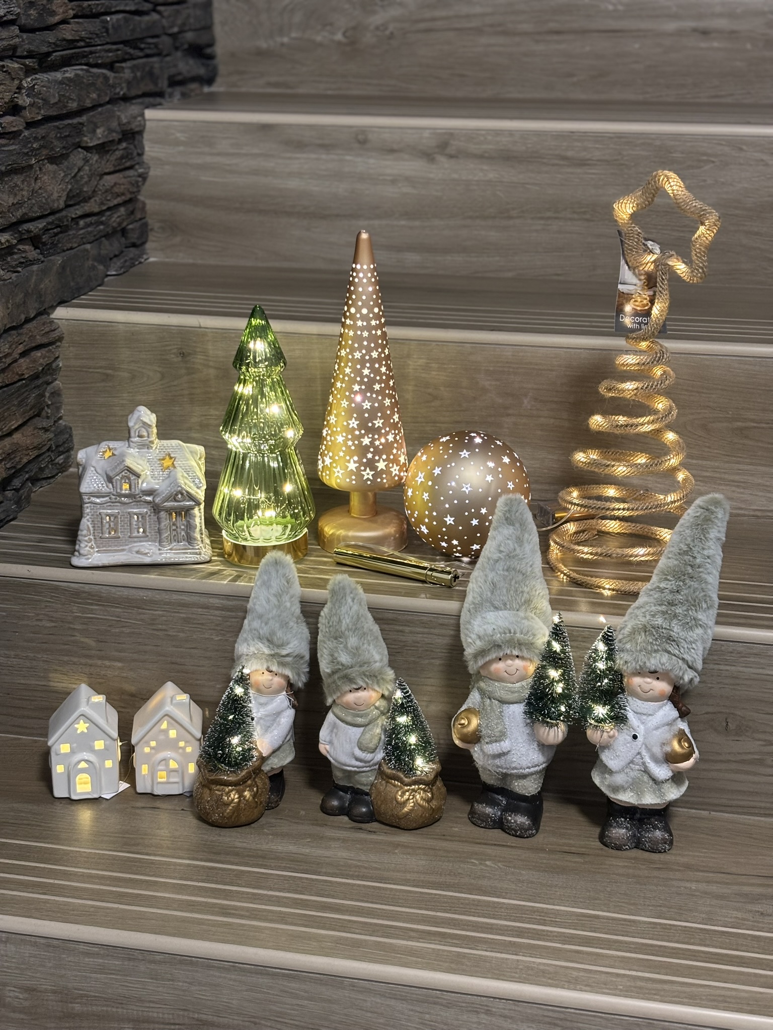 Stromek s LED světýlky 23,5 cm